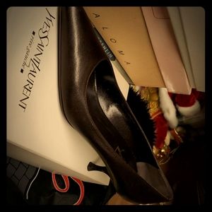 Yves Saint Laurent Mirabelle Marrone Pump Size 7